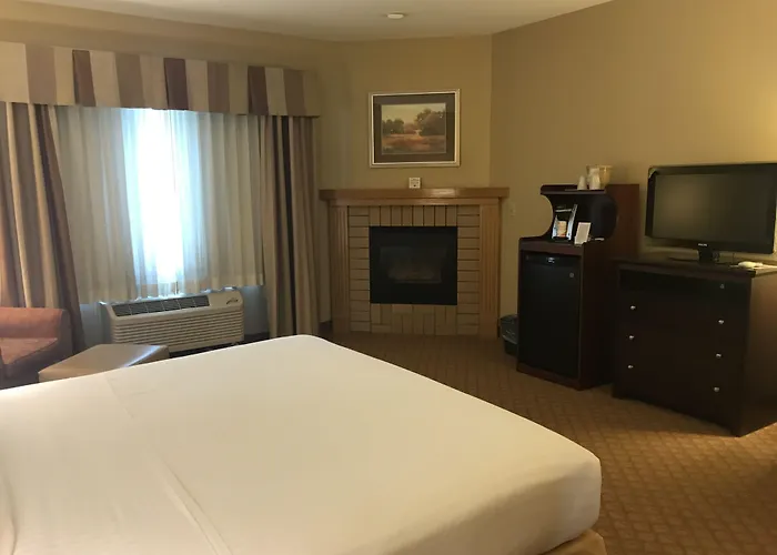 Quality Inn & Suites Hendersonville - Flat Rock